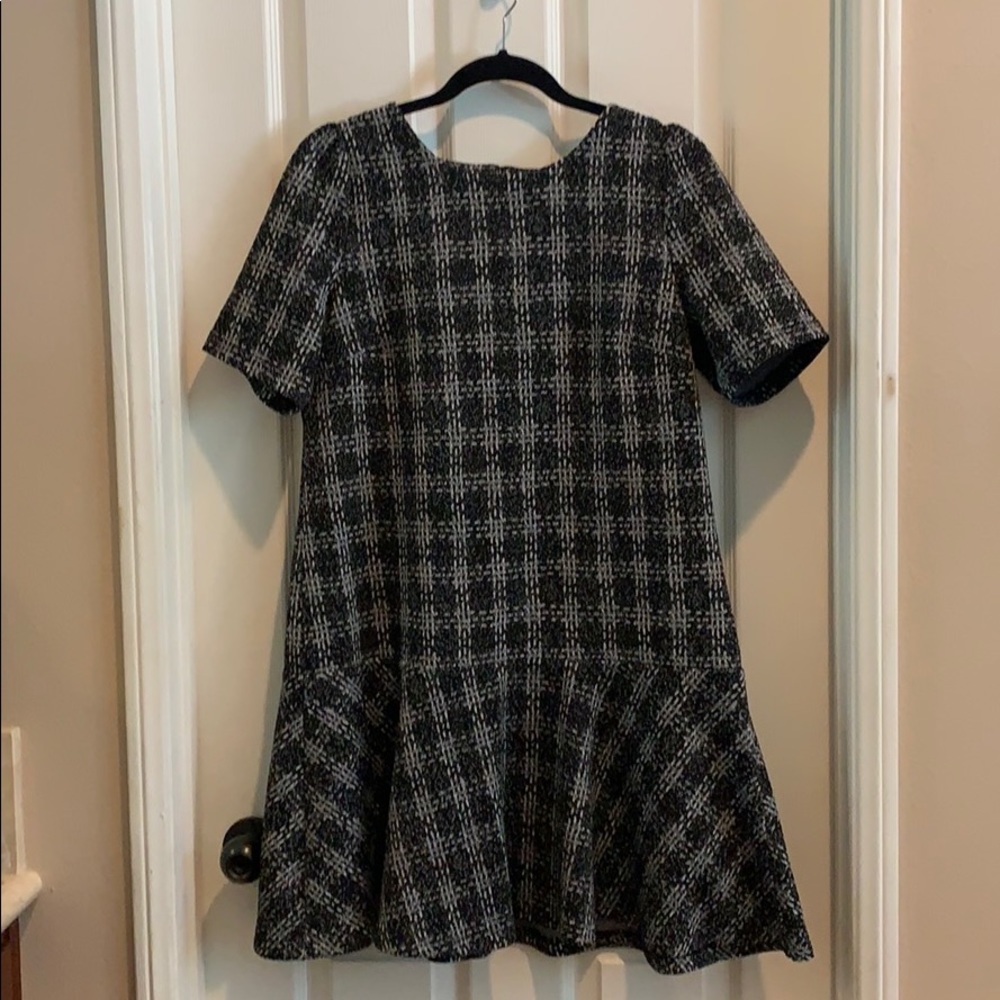 Cute Black & White Loft Dress with Flair